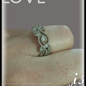 Pending .925 silver leaf ring